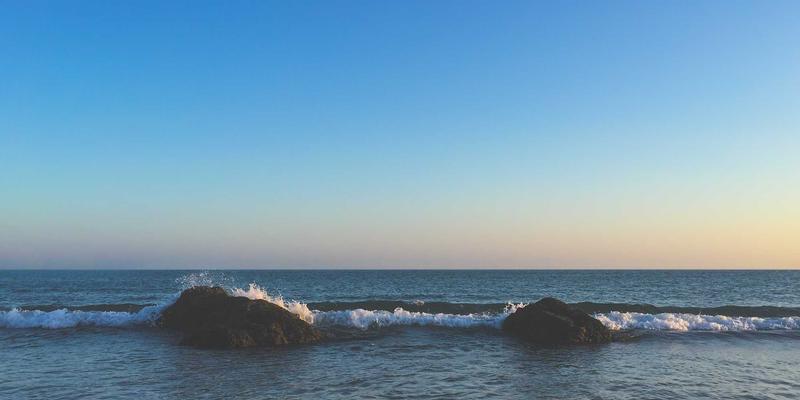 《最终幻想15》的十年开发困局：项目管理、叙事割裂与“皇家版”的救赎之路 | 深度解析与RPG攻略启示