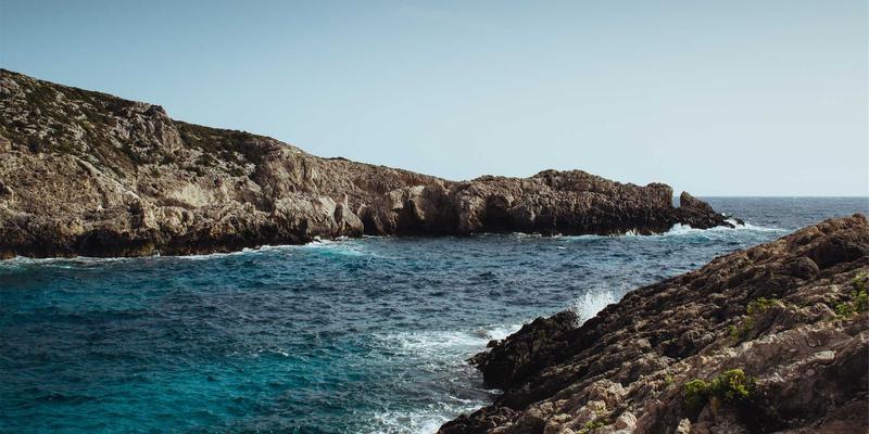 最终幻想6为何被誉为系列剧情的巅峰之作？深度解析这部RPG传奇