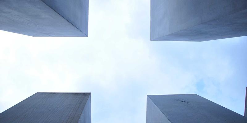 《最终幻想战略版》深度解析：松野泰己如何在棋盘上编织史诗与政治寓言 | 玩家社区必读攻略